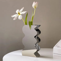 AcryLuxe™ Modern Acrylic Vase